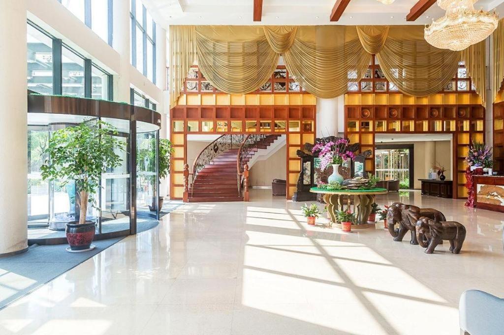 Suzhou Phoenix Hotspring Resort Zhangjiagang Экстерьер фото
