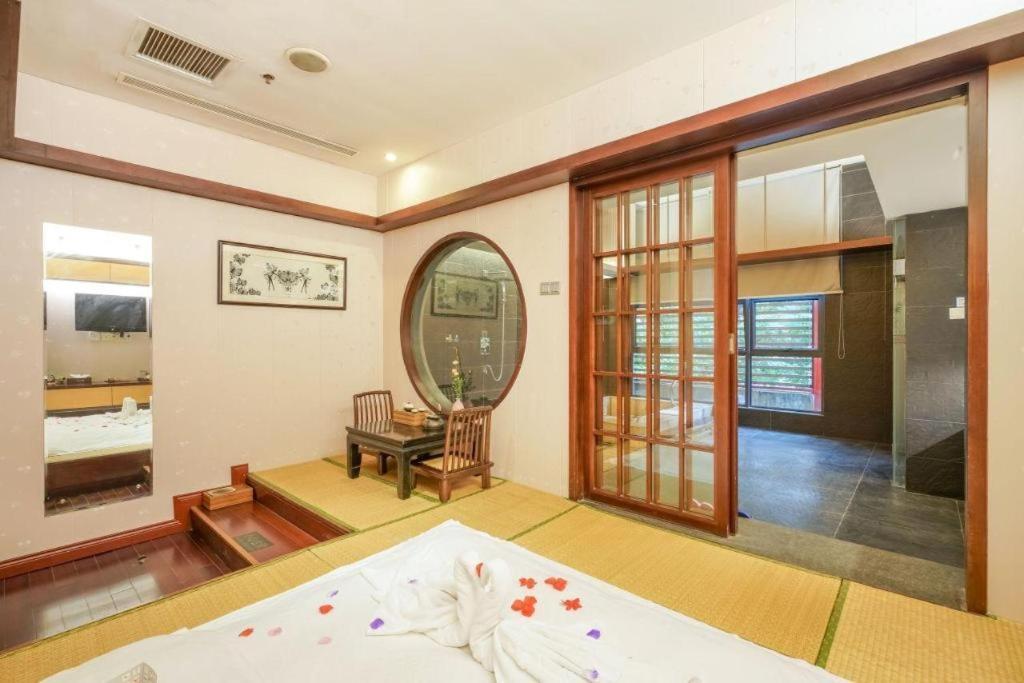 Suzhou Phoenix Hotspring Resort Zhangjiagang Экстерьер фото