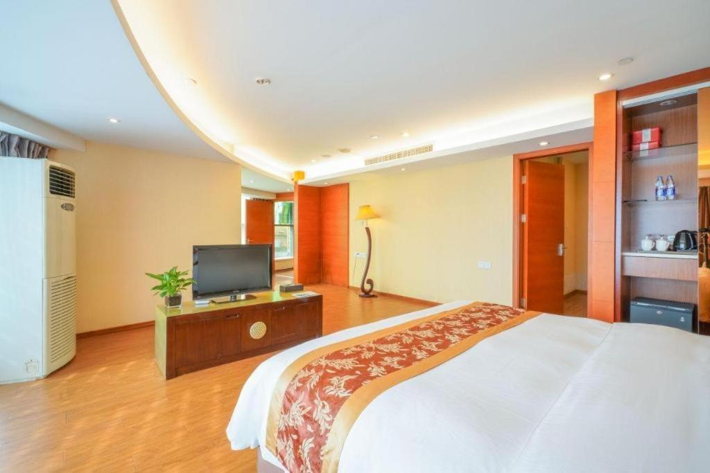 Suzhou Phoenix Hotspring Resort Zhangjiagang Экстерьер фото