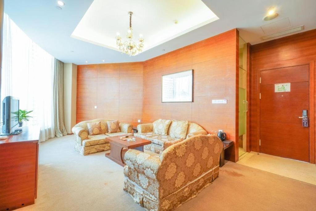 Suzhou Phoenix Hotspring Resort Zhangjiagang Экстерьер фото