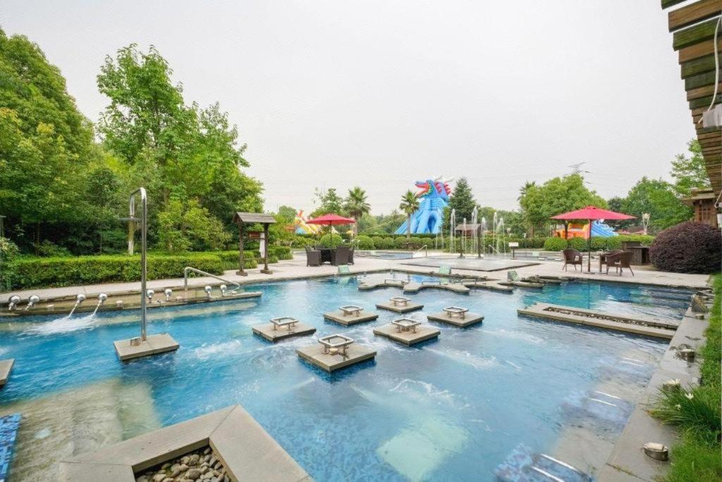 Suzhou Phoenix Hotspring Resort Zhangjiagang Экстерьер фото