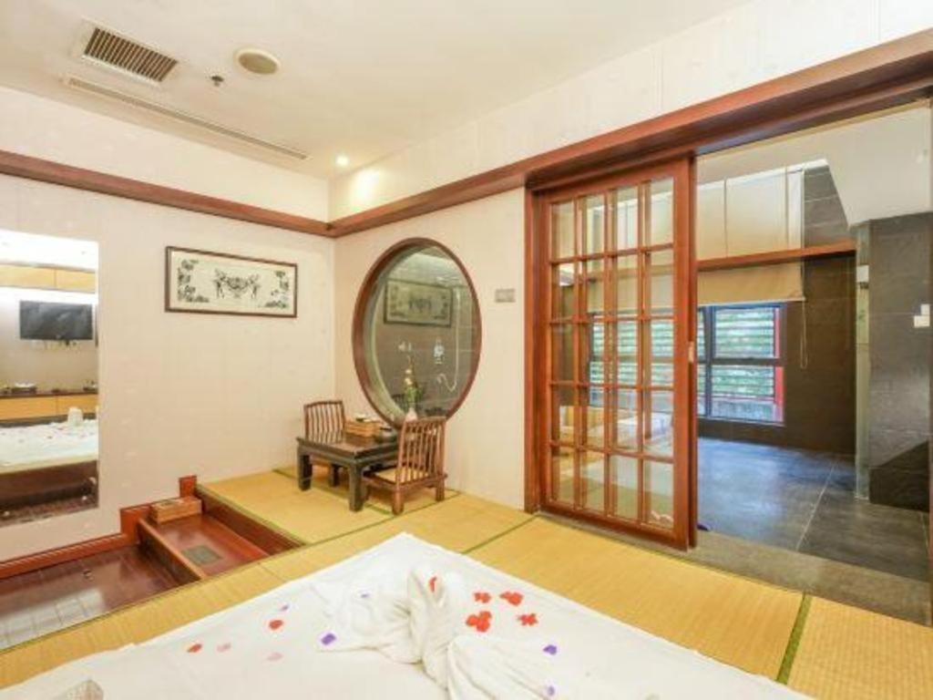 Suzhou Phoenix Hotspring Resort Zhangjiagang Экстерьер фото